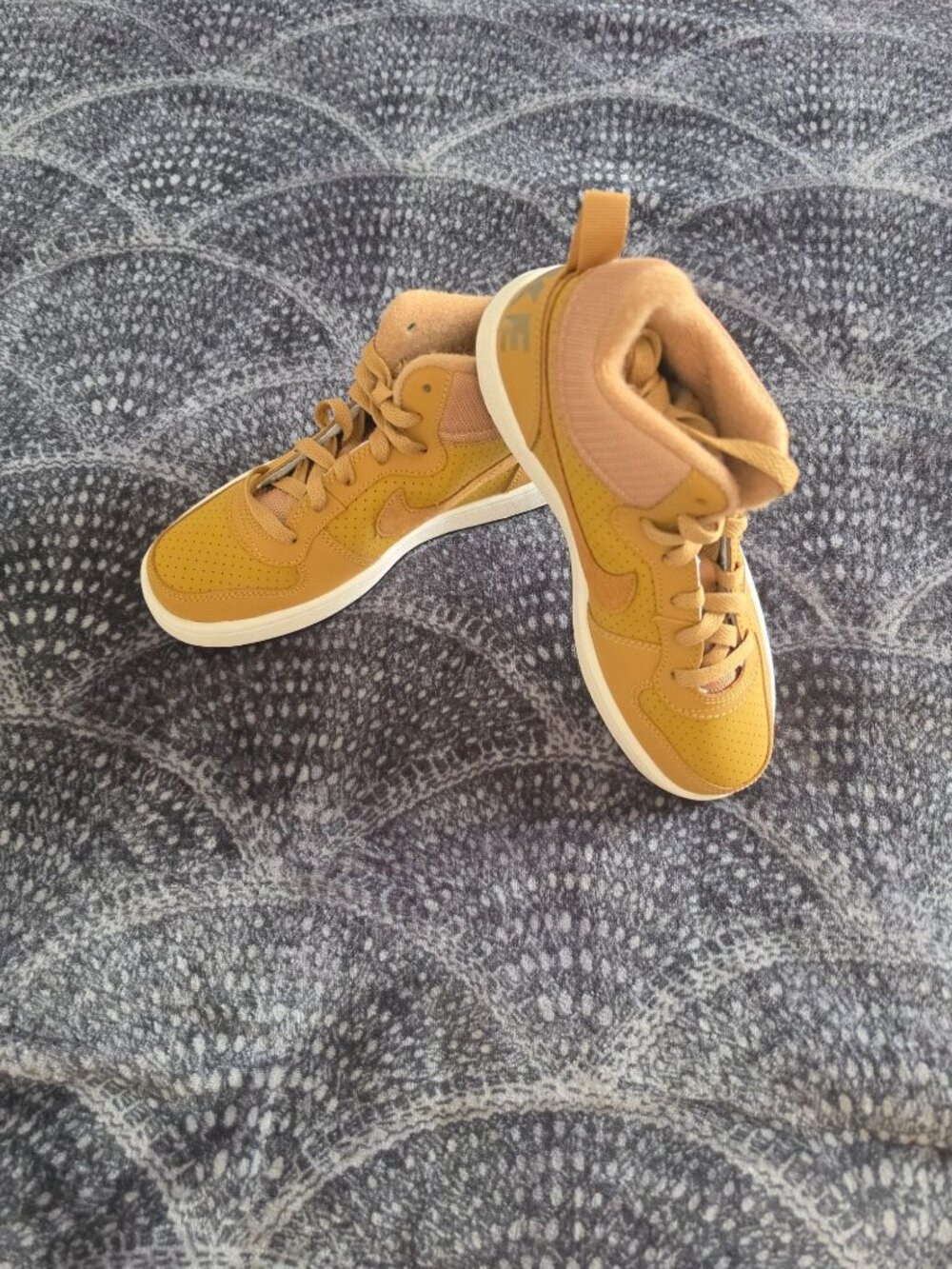 NIKE Youth Mid-Top Sneakers Wheat-Tan Size 5Y